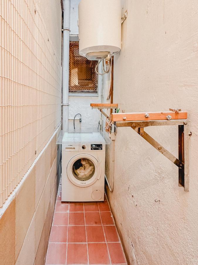 バルセロナAgradable Piso Compartidoアパートメント エクステリア 写真